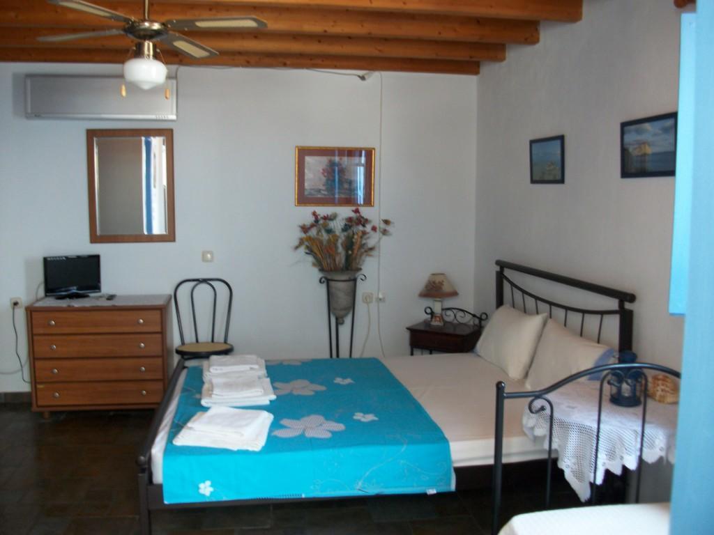 Floras Rooms And Studios Anafi Exterior photo