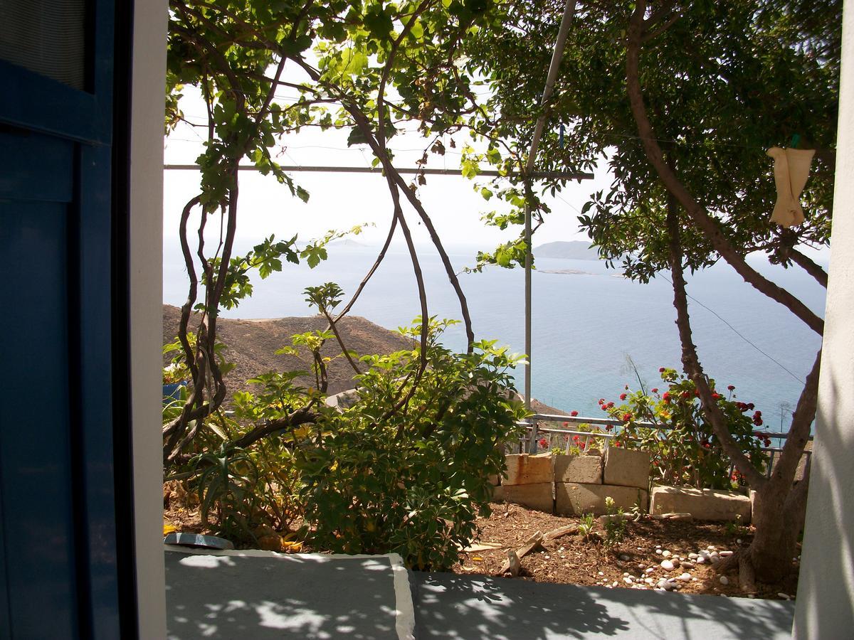 Floras Rooms And Studios Anafi Exterior photo