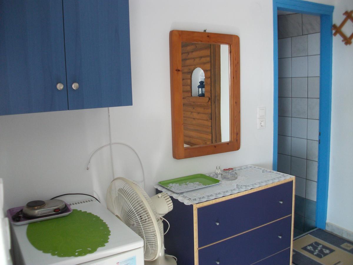 Floras Rooms And Studios Anafi Exterior photo