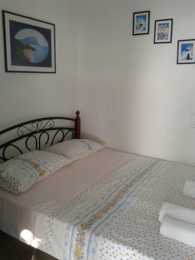 Floras Rooms And Studios Anafi Exterior photo